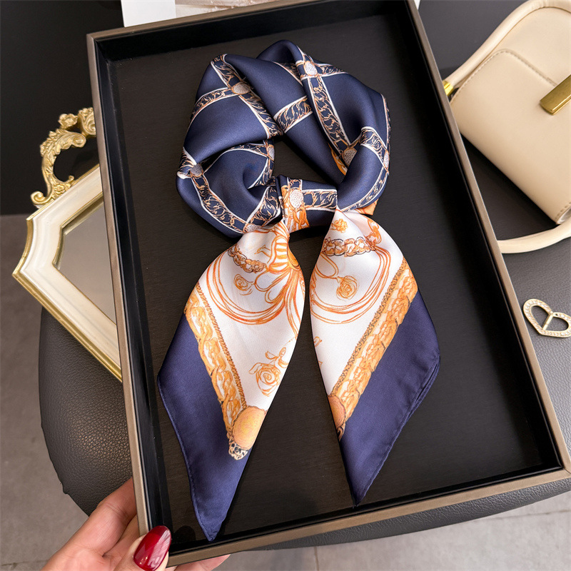 Silk Scarf Square - 블루 클래식 체인 프린트 스퀘어 실크
